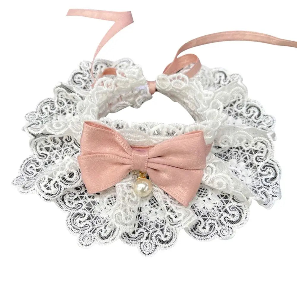 Collier dentelle avec nœud papillon pour chien