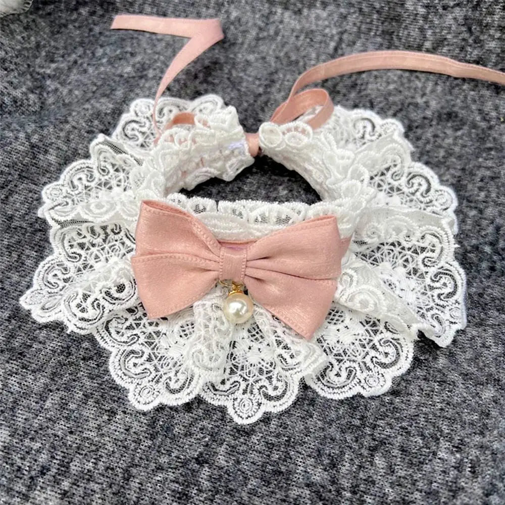 Collier dentelle avec nœud papillon pour chien