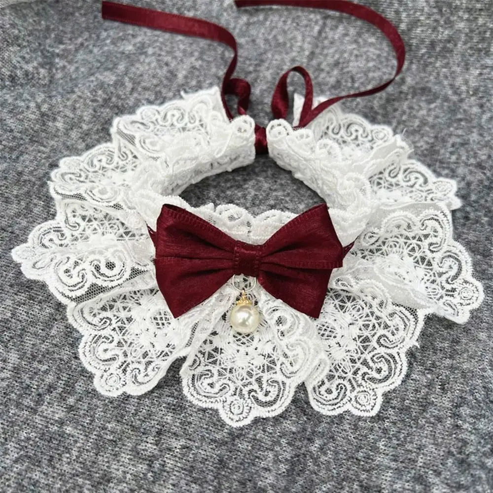 Collier dentelle avec nœud papillon pour chien